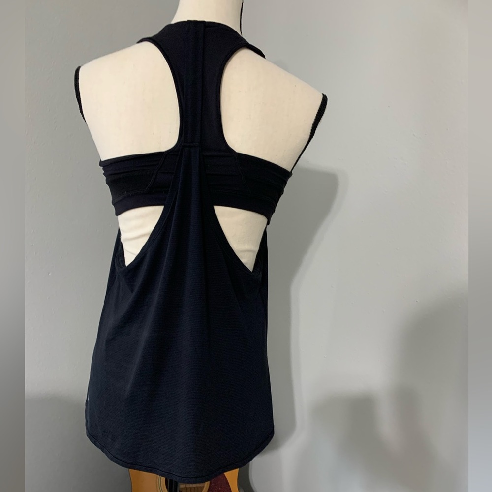 LULU-LEMON turbo tank  CUTE open back with built in bra EXCELLENT CONDITION